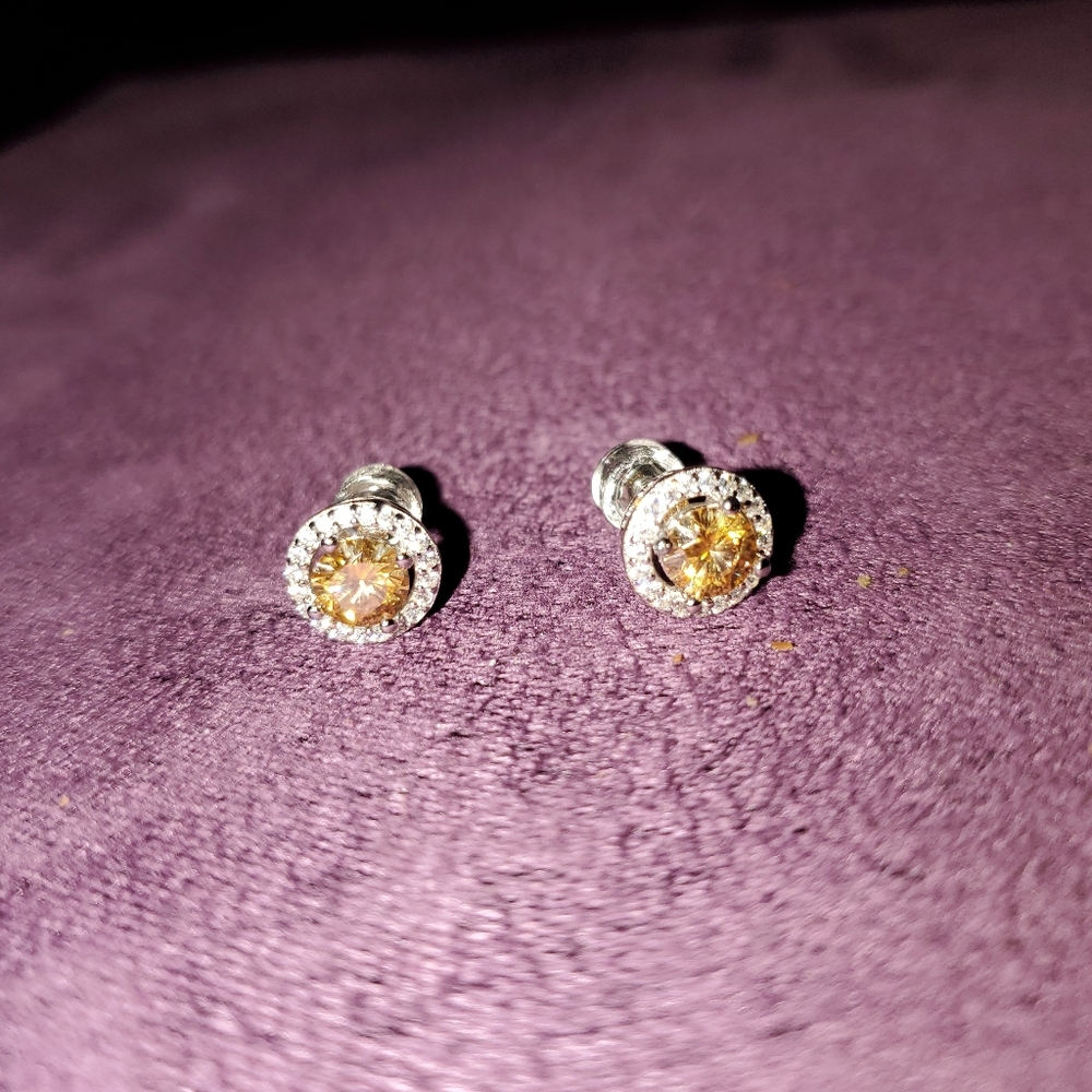 NWOT Moissanite pink solitaire  sterling silver post earings.